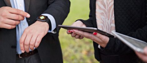 man-hosting-a-walking-meeting-with-apple-watch