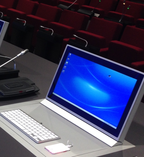 monitor per auditorium