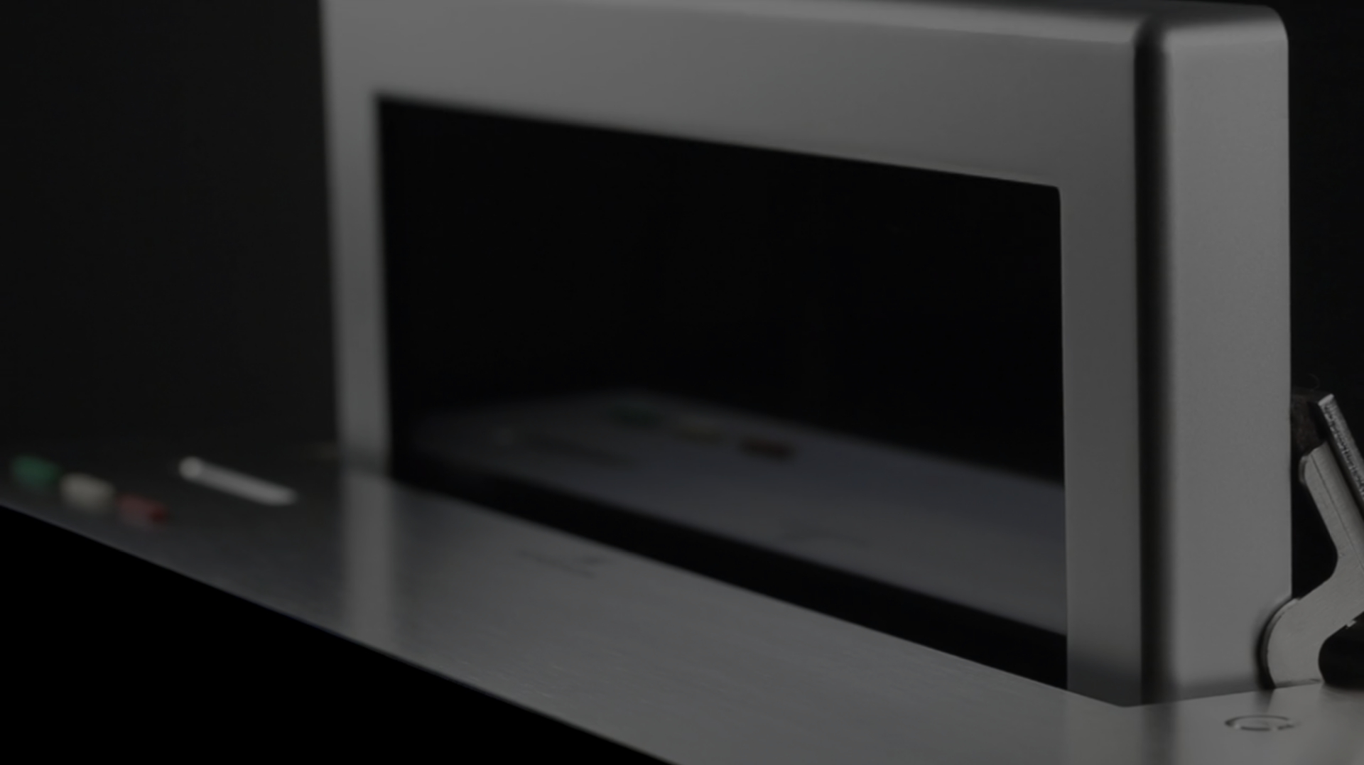 Dynamic2 motorised design monitors