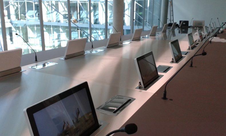 monitors de la sala de juntes