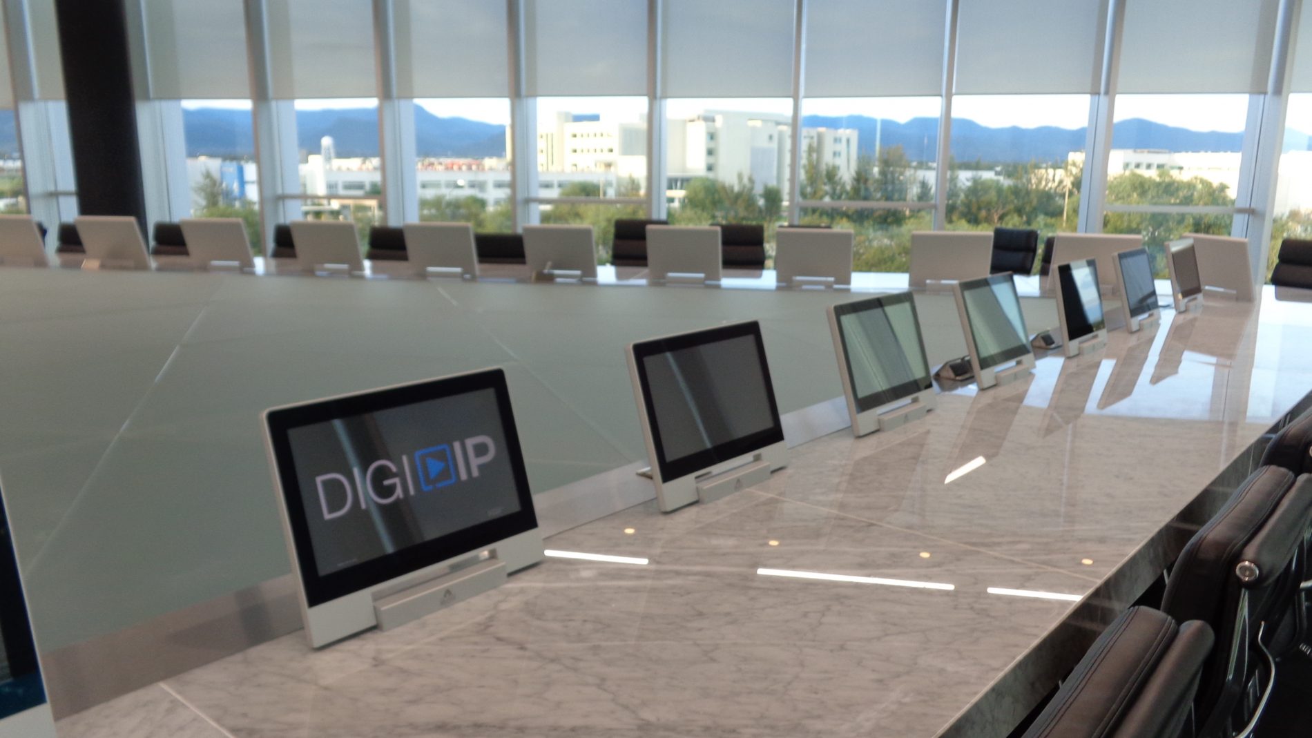 design monitors for boardrooms