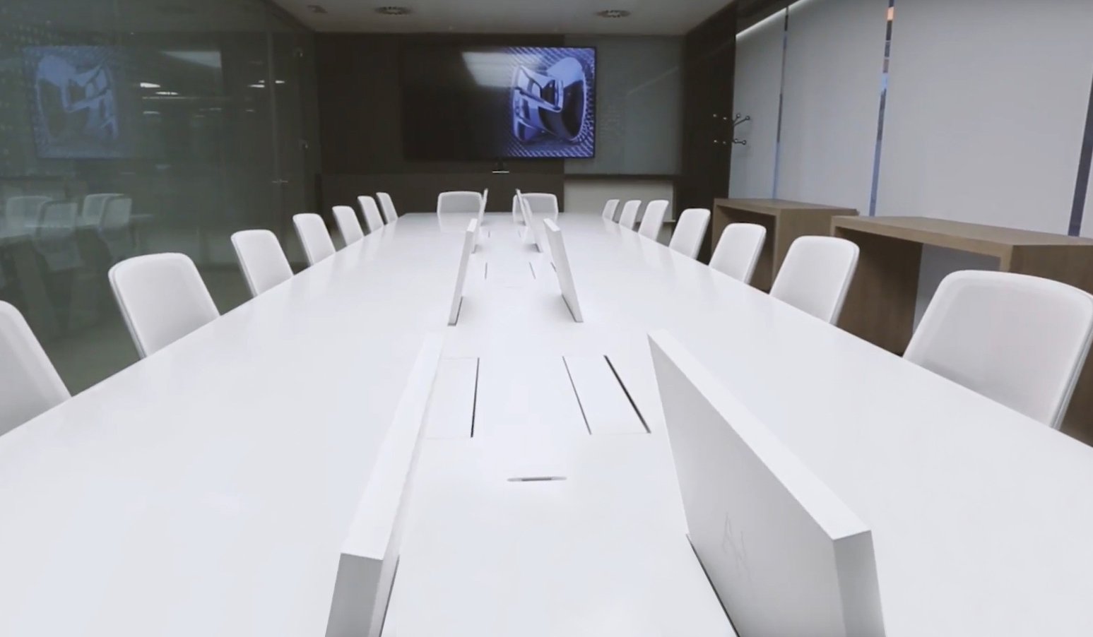 monitores innovadores para salas de reuniones
