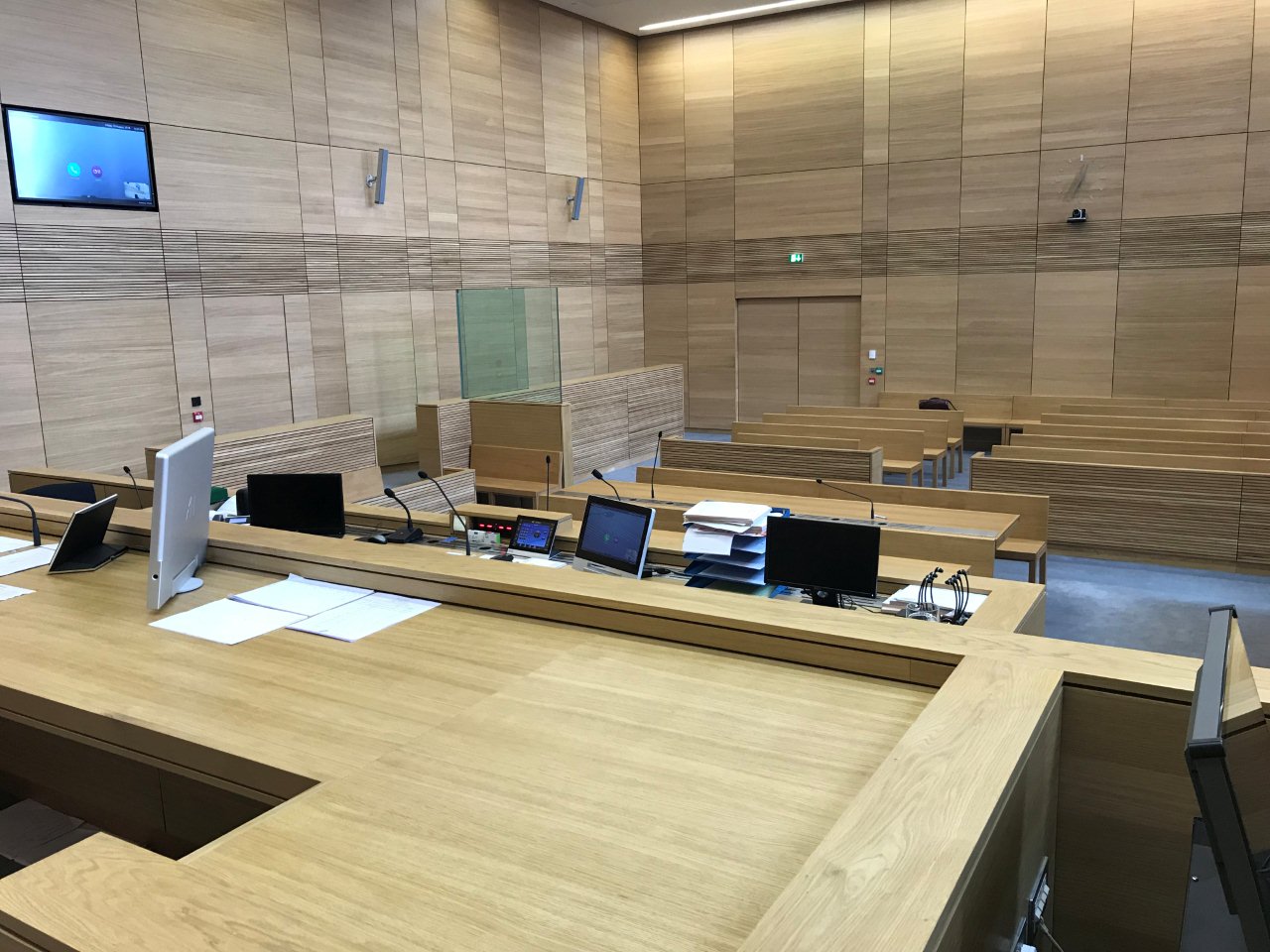 design monitors for courtrooms