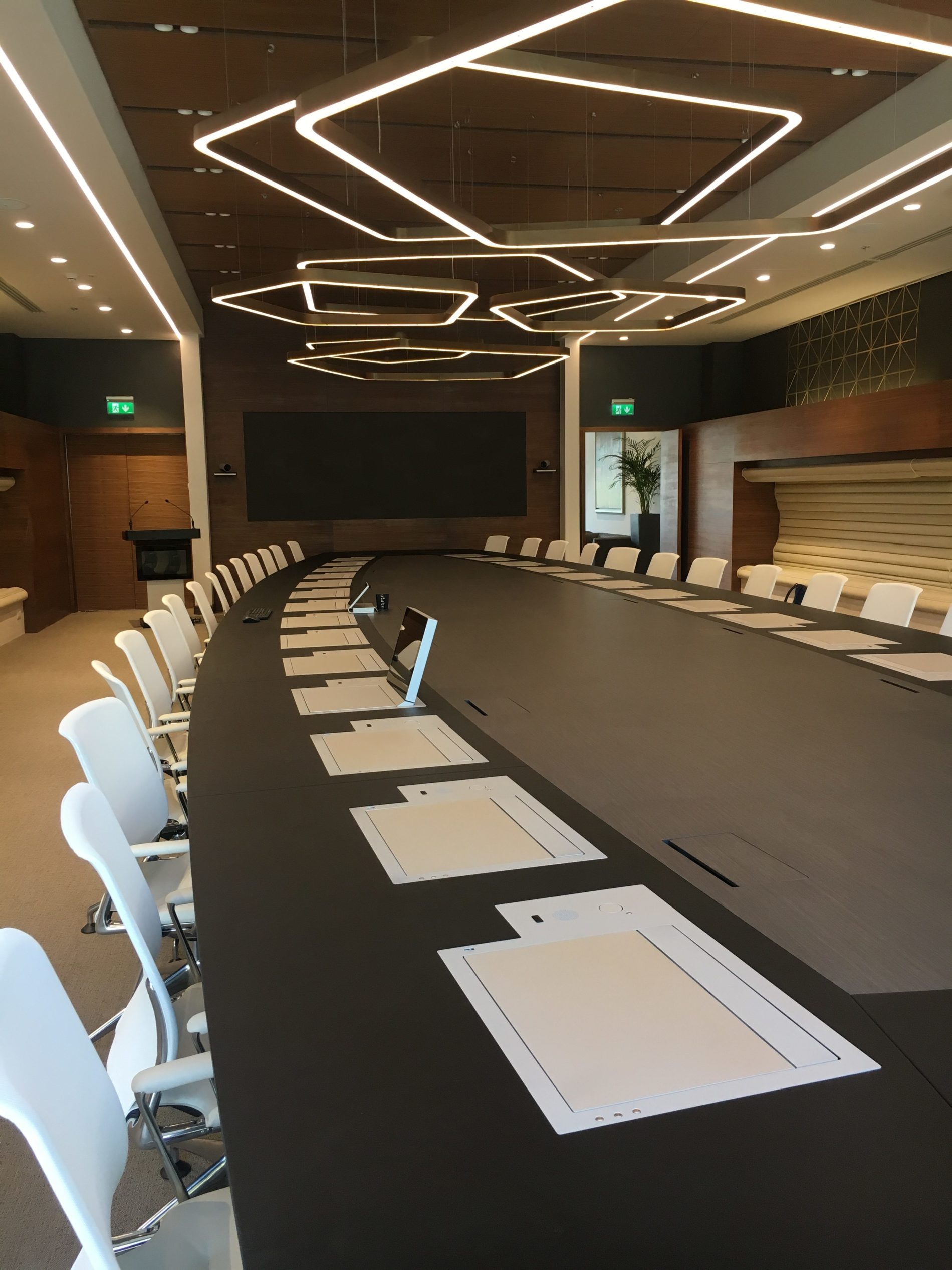 elegant innovative monitors for boardrooms