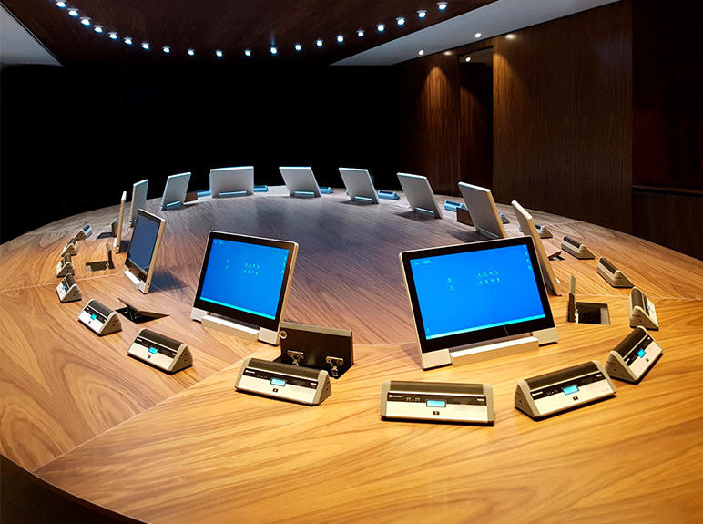 monitors for meetings