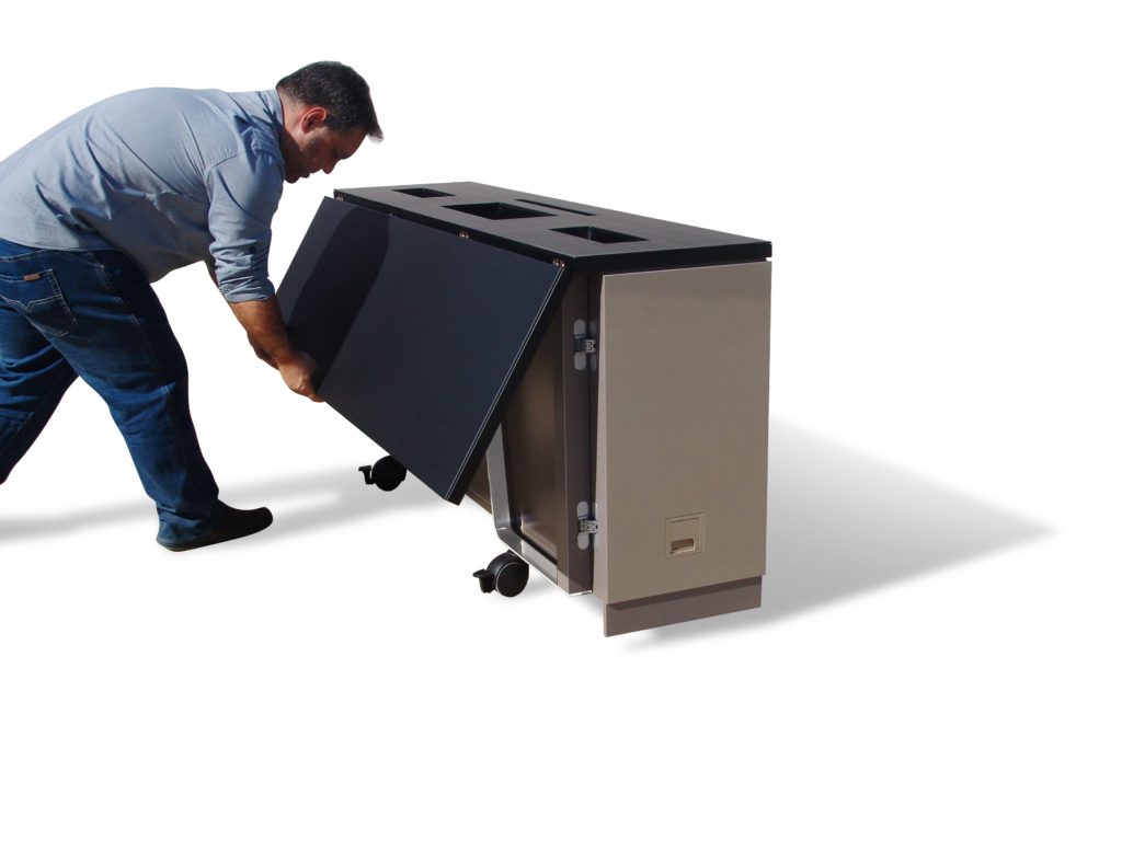 Taula personalitzada per a alojar monitors retràctils  