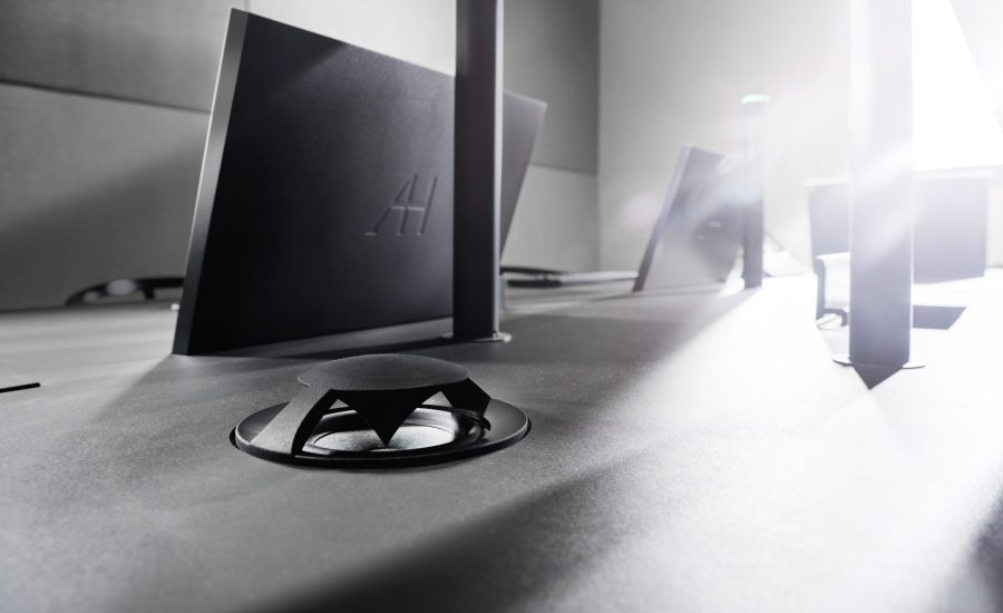 Arthur Holm’s DynamicSpeaker rises from the table with elegant motion, delivering immersive 360º sound and award-winning design for meeting rooms.